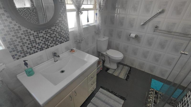 3 Bedroom Property for Sale in Brackendowns Gauteng
