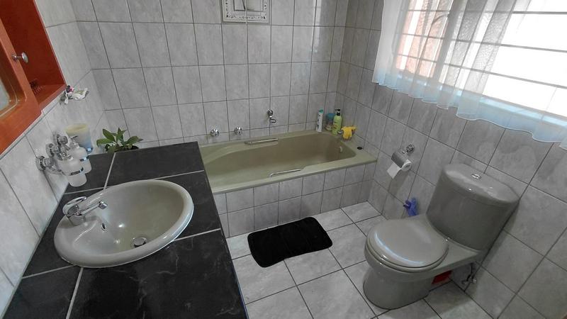 4 Bedroom Property for Sale in Brackenhurst Gauteng