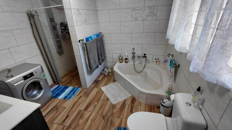 4 Bedroom Property for Sale in Brackenhurst Gauteng