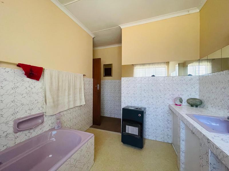 4 Bedroom Property for Sale in Dunnottar Gauteng