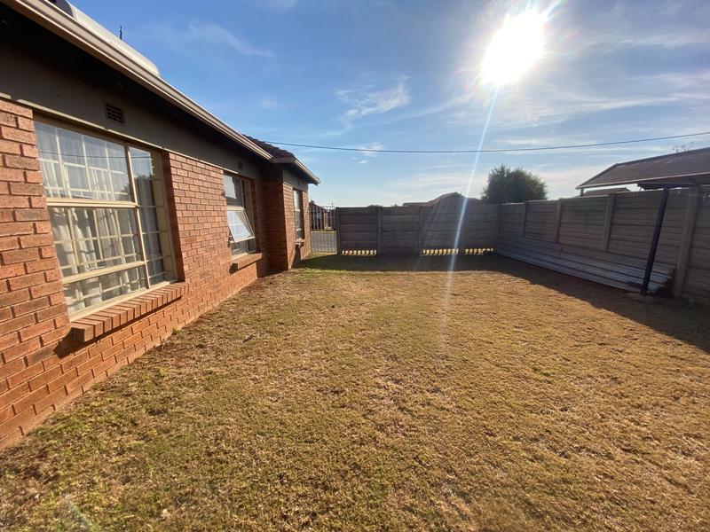 3 Bedroom Property for Sale in Clayville East Gauteng