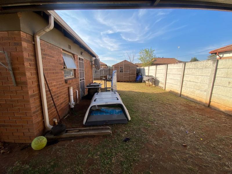 3 Bedroom Property for Sale in Clayville East Gauteng