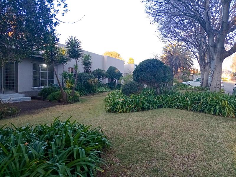 4 Bedroom Property for Sale in Flora Gardens Gauteng
