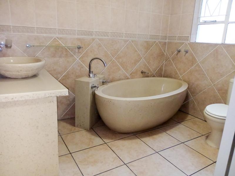4 Bedroom Property for Sale in Flora Gardens Gauteng