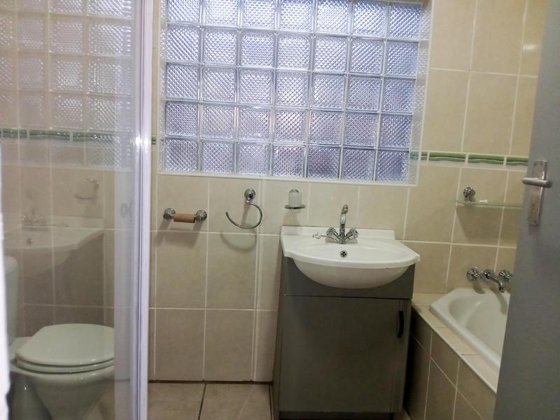 4 Bedroom Property for Sale in Flora Gardens Gauteng
