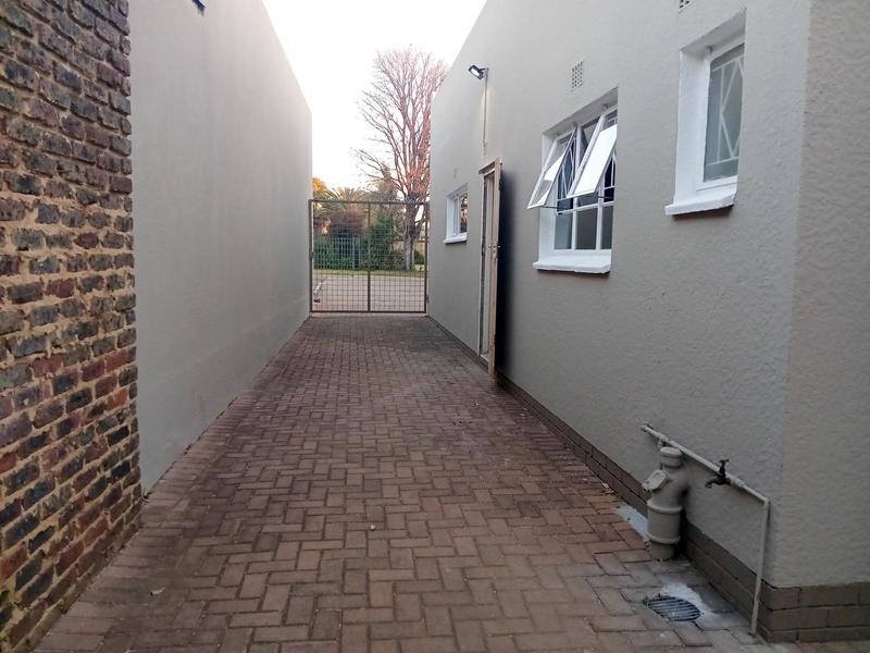 4 Bedroom Property for Sale in Flora Gardens Gauteng