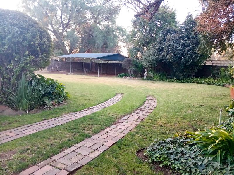 4 Bedroom Property for Sale in Flora Gardens Gauteng