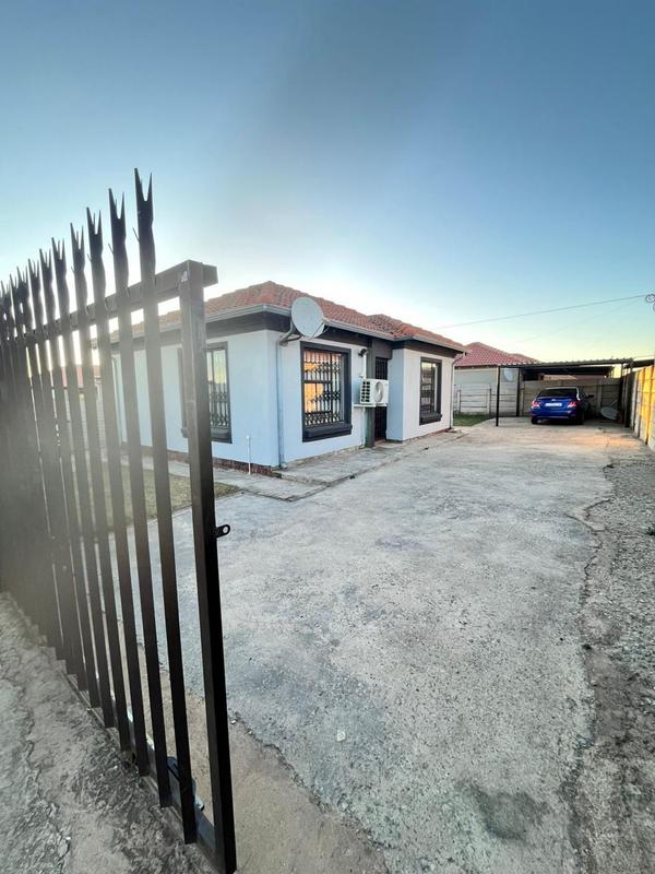To Let 2 Bedroom Property for Rent in Witpoortjie Gauteng