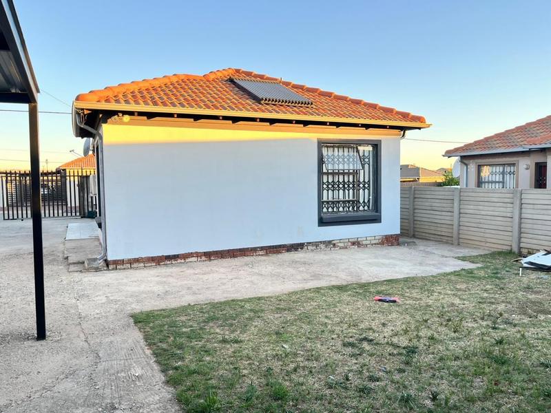 To Let 2 Bedroom Property for Rent in Witpoortjie Gauteng