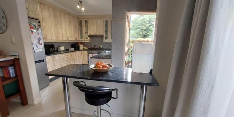 4 Bedroom Property for Sale in Bassonia Gauteng