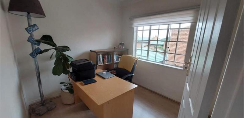 4 Bedroom Property for Sale in Bassonia Gauteng