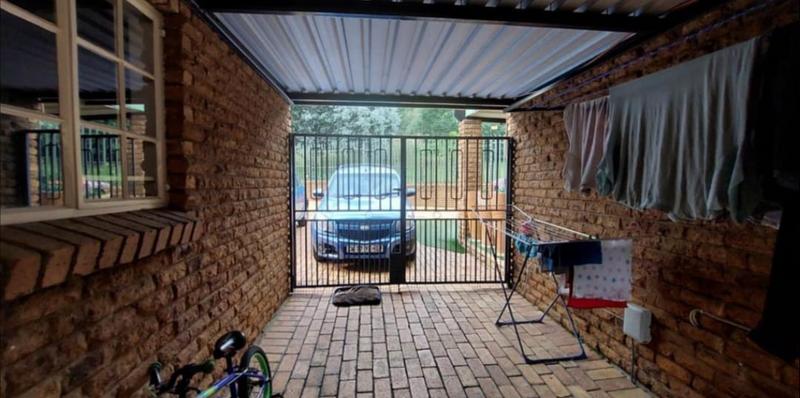 4 Bedroom Property for Sale in Bassonia Gauteng