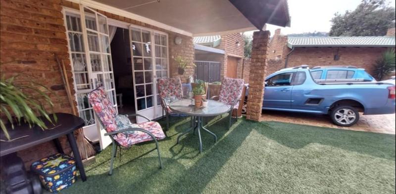 4 Bedroom Property for Sale in Bassonia Gauteng