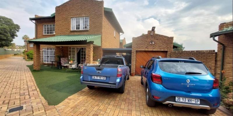 4 Bedroom Property for Sale in Bassonia Gauteng