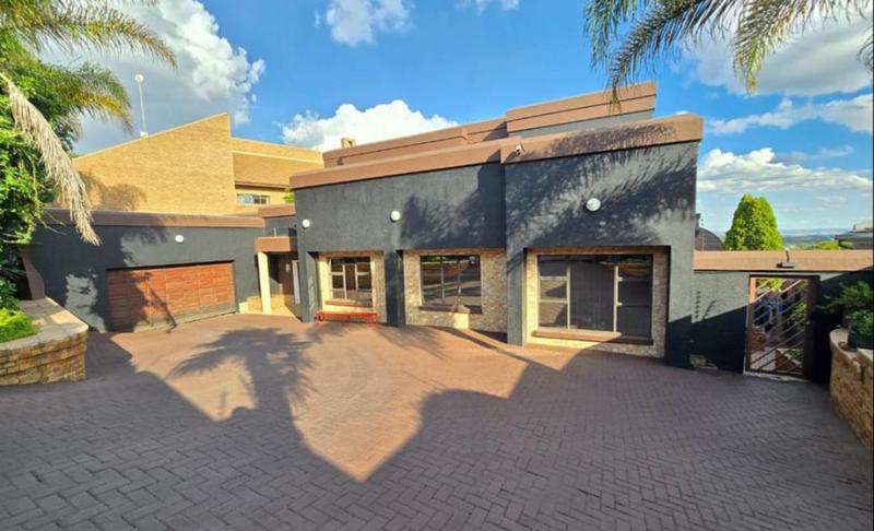 8 Bedroom Property for Sale in Bassonia Gauteng