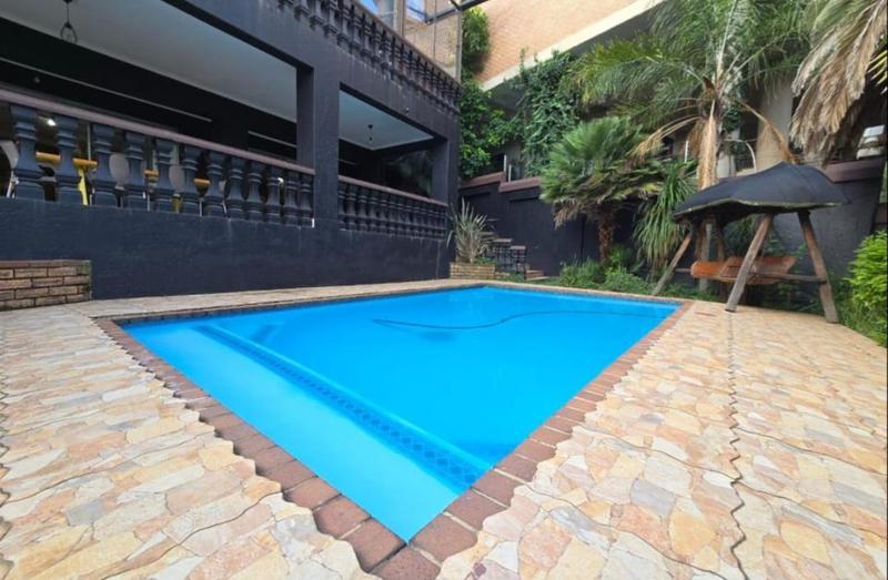 8 Bedroom Property for Sale in Bassonia Gauteng