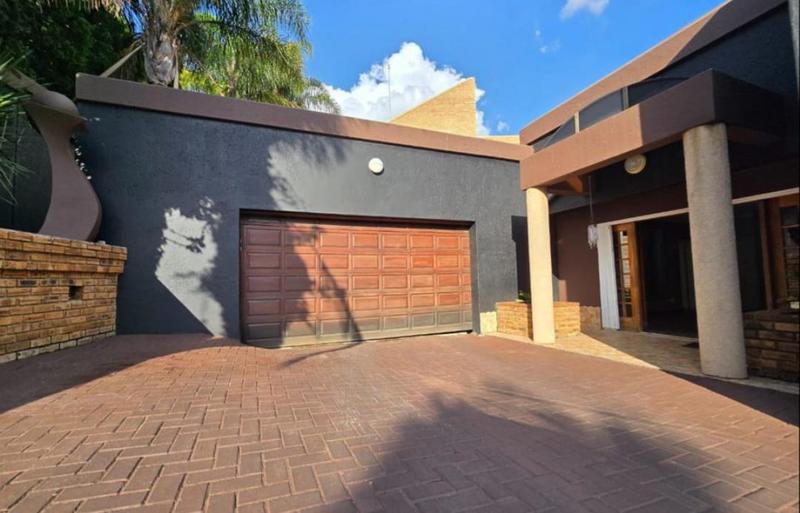 8 Bedroom Property for Sale in Bassonia Gauteng