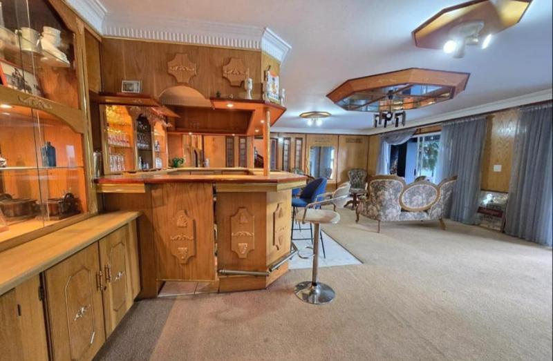 8 Bedroom Property for Sale in Bassonia Gauteng