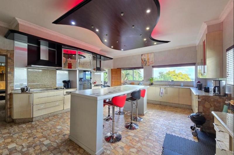 8 Bedroom Property for Sale in Bassonia Gauteng