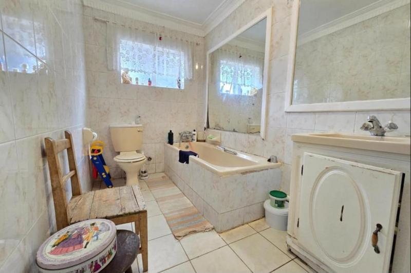 8 Bedroom Property for Sale in Bassonia Gauteng