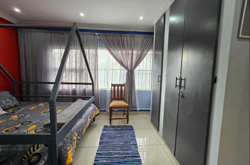 8 Bedroom Property for Sale in Bassonia Gauteng