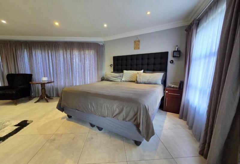 8 Bedroom Property for Sale in Bassonia Gauteng