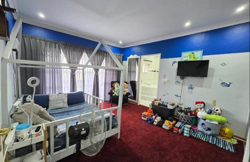 8 Bedroom Property for Sale in Bassonia Gauteng