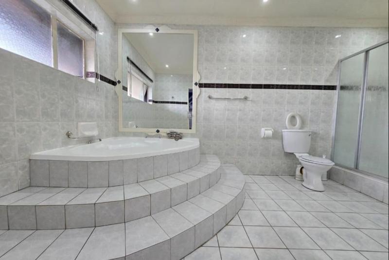 8 Bedroom Property for Sale in Bassonia Gauteng