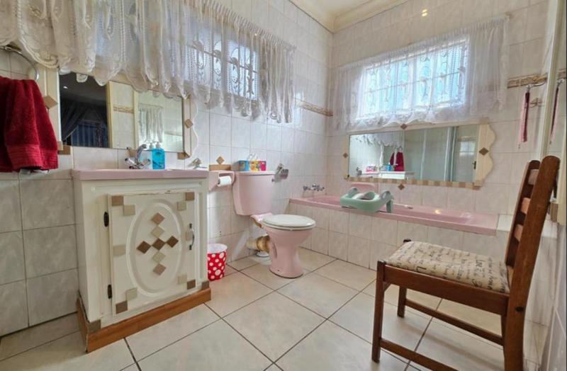 8 Bedroom Property for Sale in Bassonia Gauteng