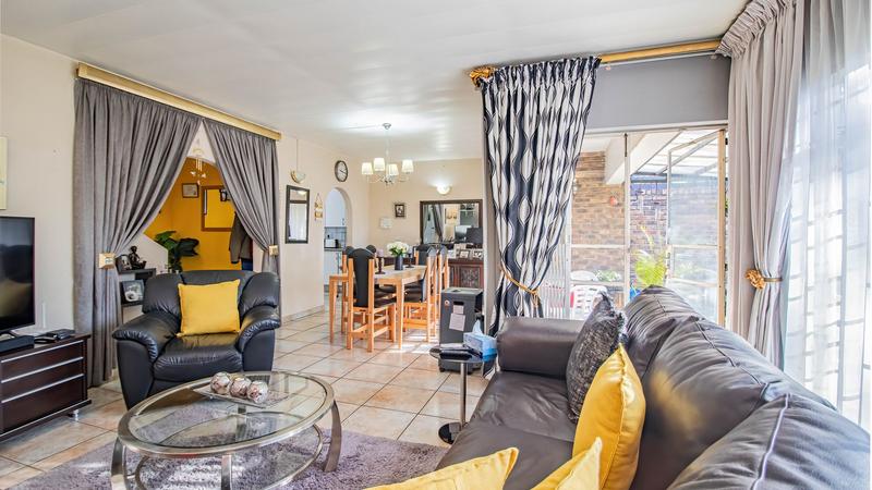 3 Bedroom Property for Sale in Edenvale Central Gauteng