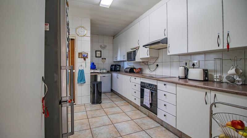 3 Bedroom Property for Sale in Edenvale Central Gauteng