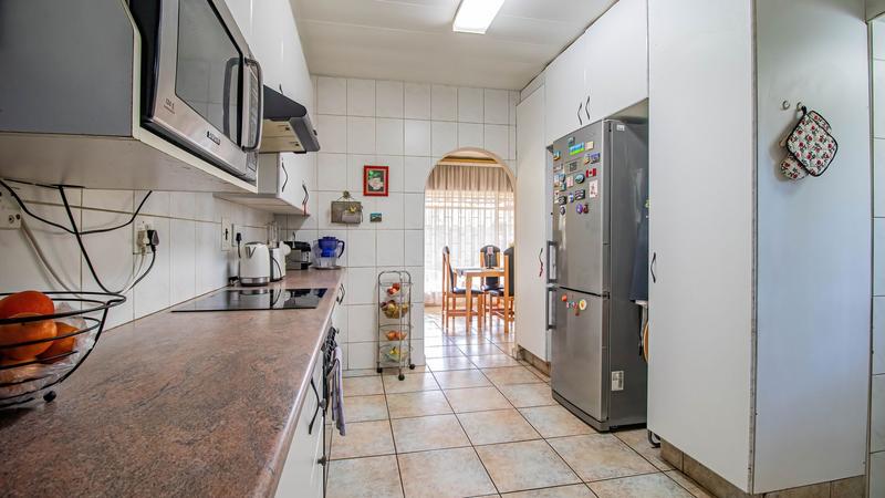 3 Bedroom Property for Sale in Edenvale Central Gauteng