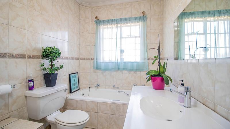 3 Bedroom Property for Sale in Edenvale Central Gauteng