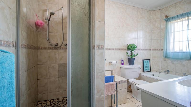3 Bedroom Property for Sale in Edenvale Central Gauteng