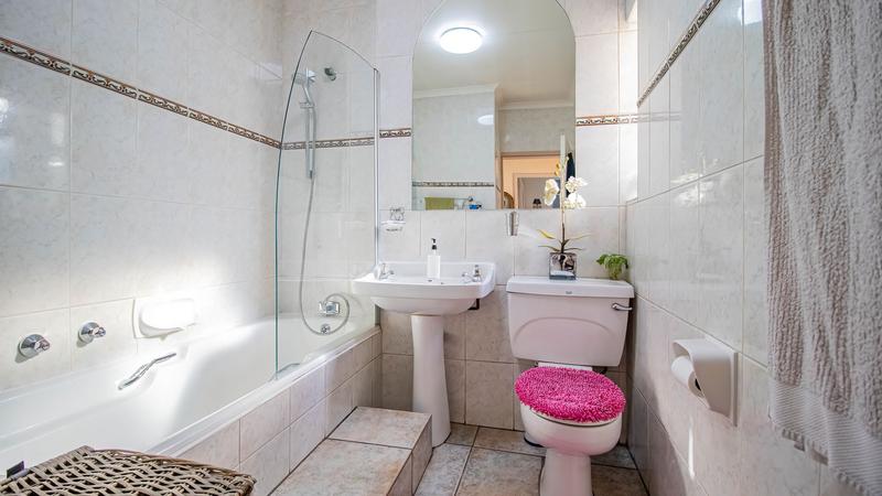 3 Bedroom Property for Sale in Edenvale Central Gauteng