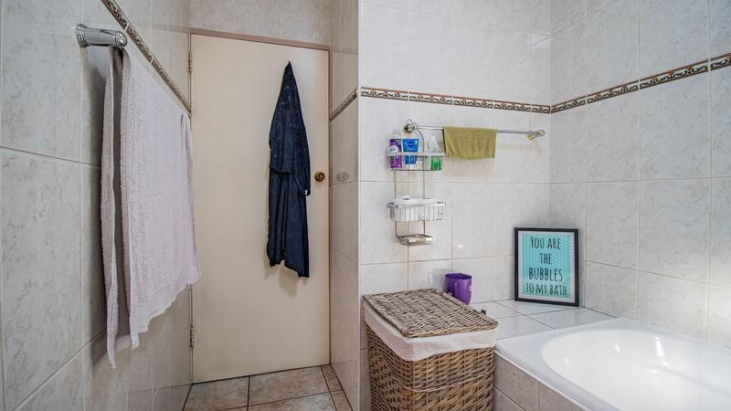 3 Bedroom Property for Sale in Edenvale Central Gauteng