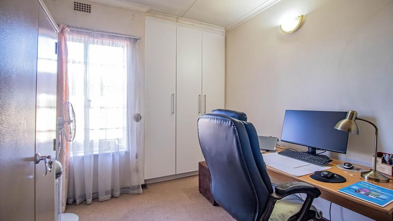 3 Bedroom Property for Sale in Edenvale Central Gauteng