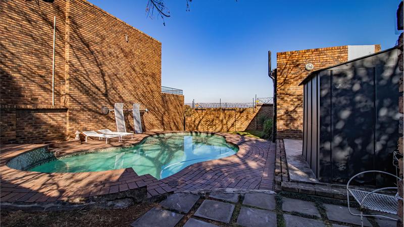 3 Bedroom Property for Sale in Edenvale Central Gauteng