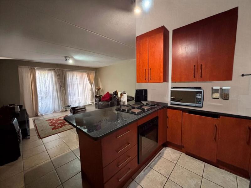 2 Bedroom Property for Sale in Weltevreden Park Gauteng