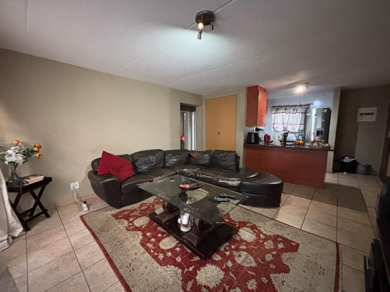 2 Bedroom Property for Sale in Weltevreden Park Gauteng