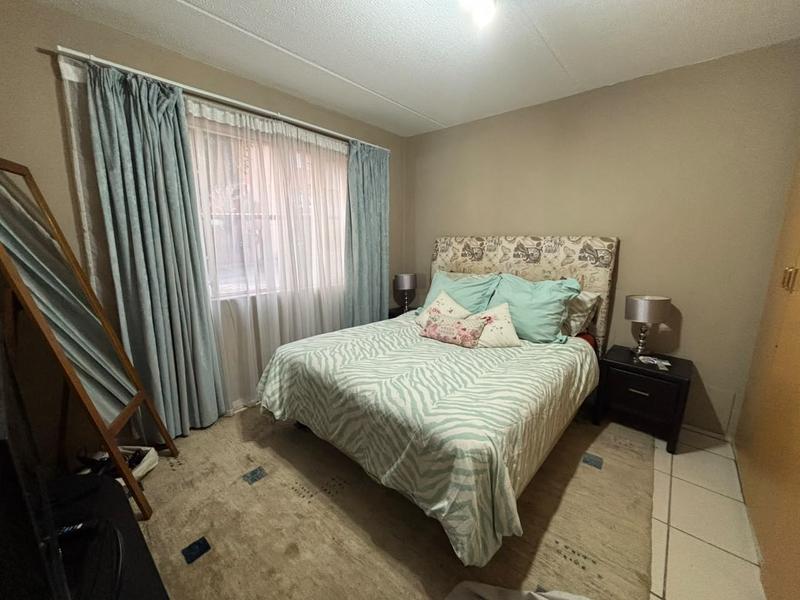 2 Bedroom Property for Sale in Weltevreden Park Gauteng