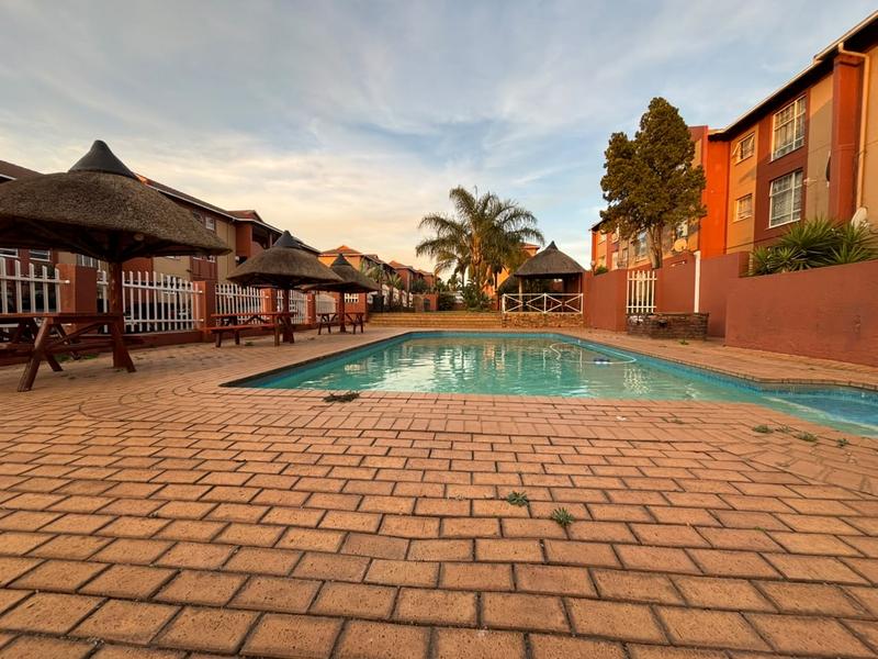 2 Bedroom Property for Sale in Weltevreden Park Gauteng