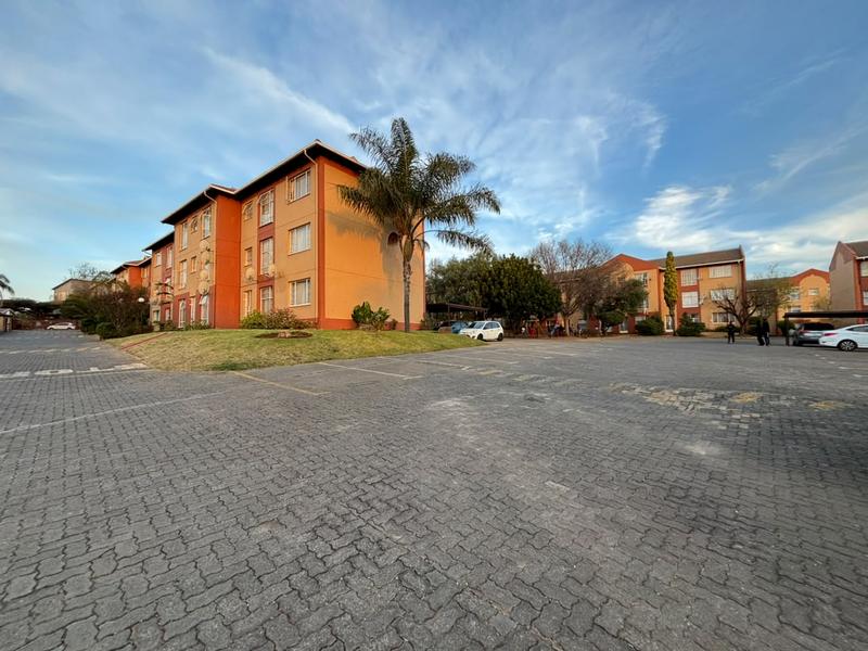 2 Bedroom Property for Sale in Weltevreden Park Gauteng