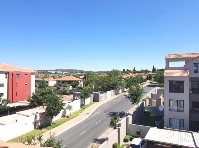 2 Bedroom Property for Sale in Lonehill Gauteng