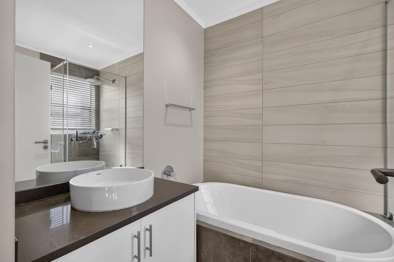 To Let 3 Bedroom Property for Rent in Sandhurst Gauteng
