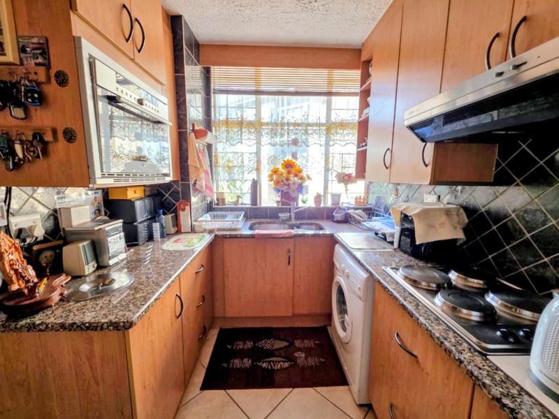2 Bedroom Property for Sale in Sinoville Gauteng