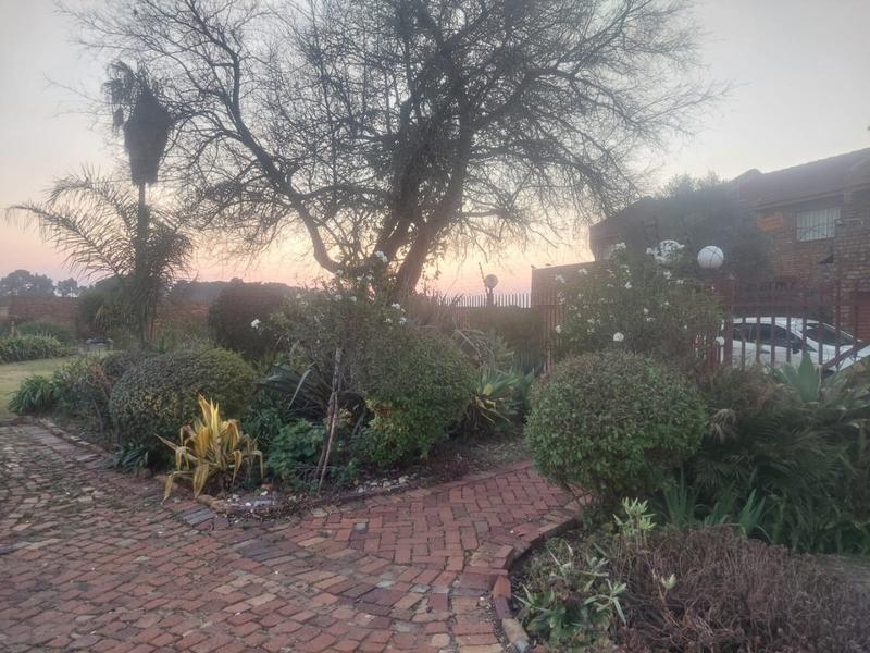 2 Bedroom Property for Sale in Dorandia Gauteng