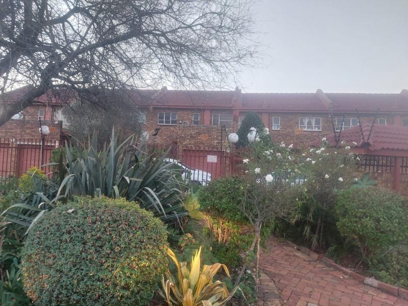 2 Bedroom Property for Sale in Dorandia Gauteng