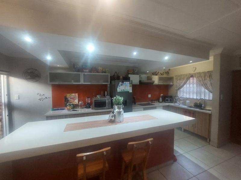 2 Bedroom Property for Sale in Dorandia Gauteng