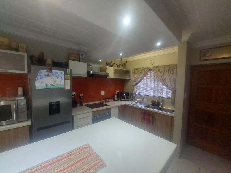 2 Bedroom Property for Sale in Dorandia Gauteng